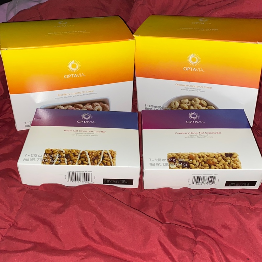 Lot of Optavia items.   2 boxes of bars and 2 boxes of Crunchy O's cereal.   New